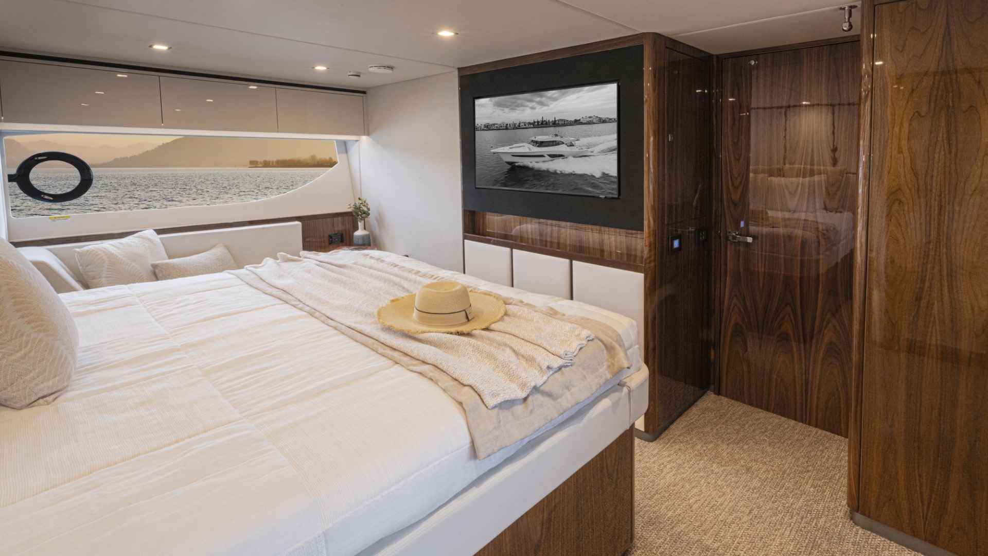 Riviera 645 SUV Series II master stateroom detail