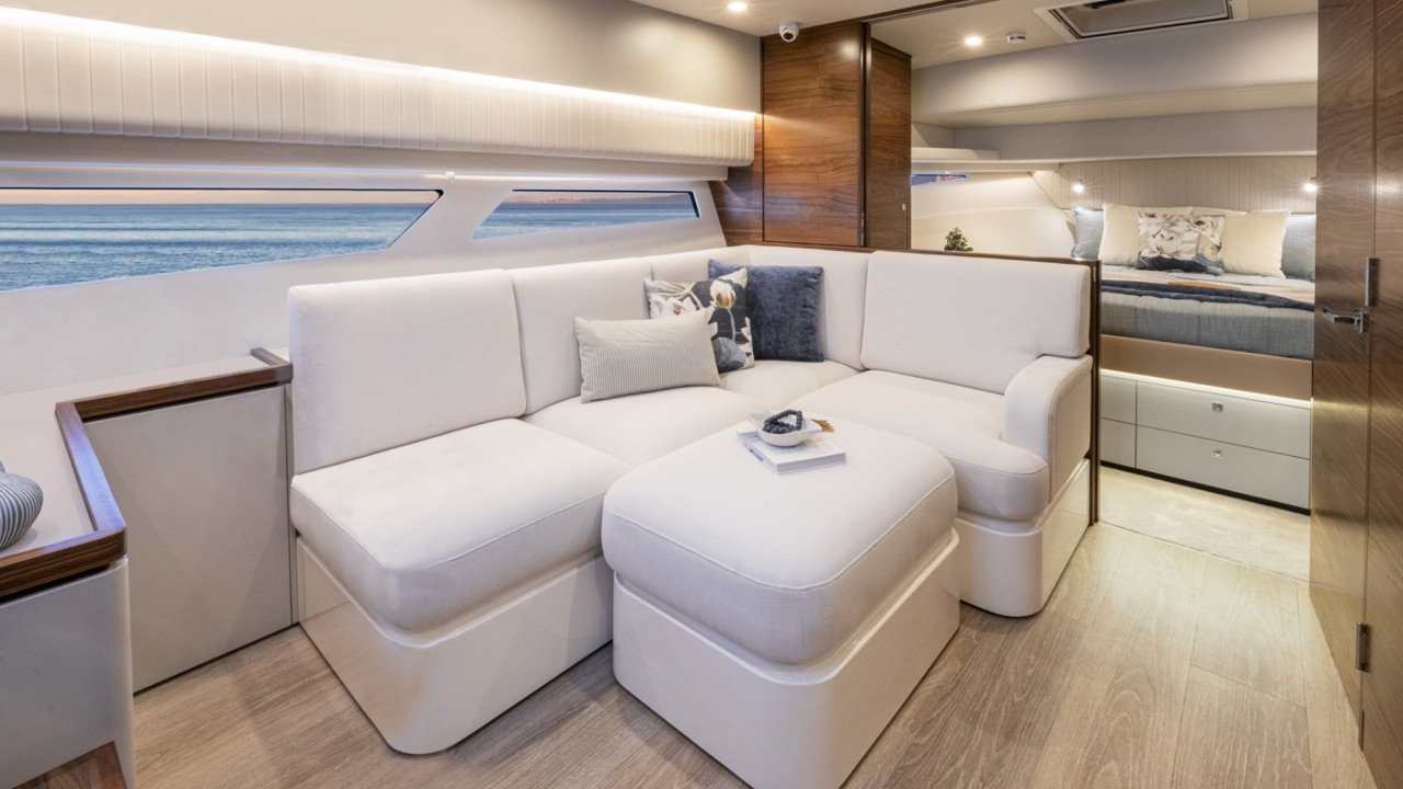 Riviera 4300 Sports Express accommodation deck living space