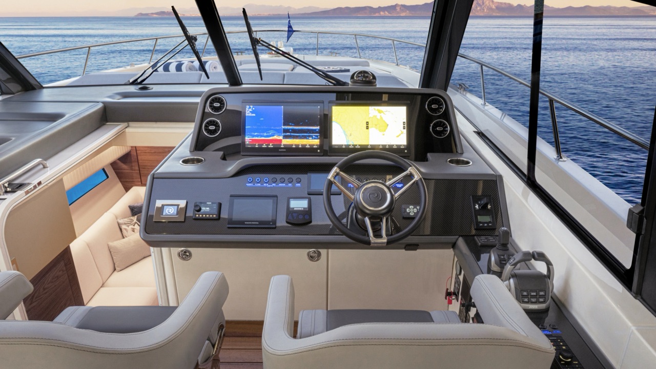 Riviera 4300 Sports Express gallery photo