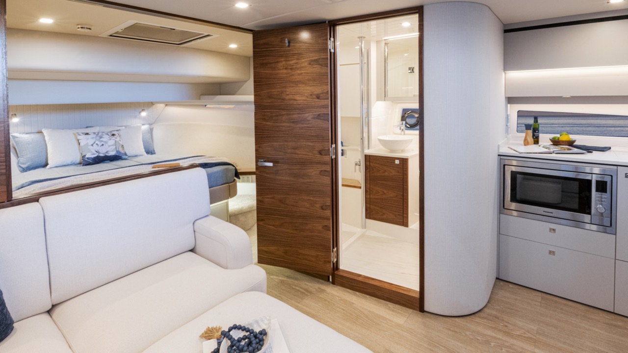 Riviera 4300 Sports Express gallery photo