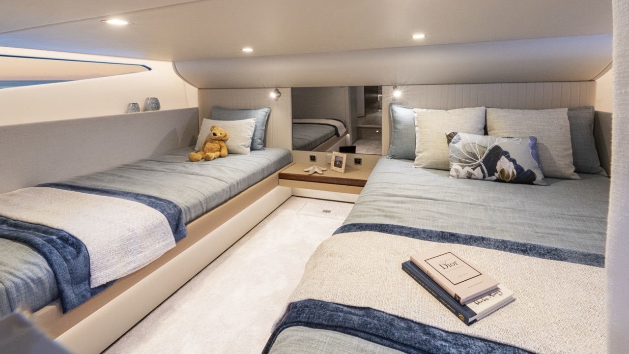 Riviera 4300 Sports Express gallery photo