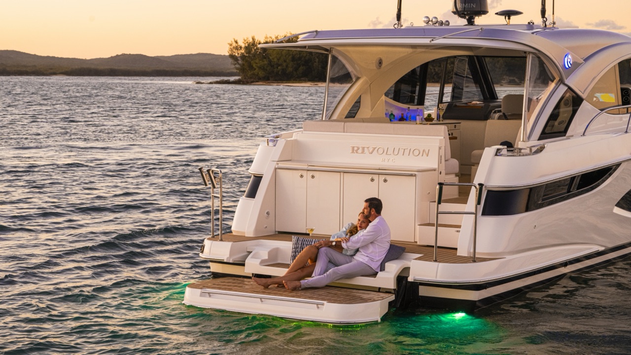 Riviera 4300 Sports Express gallery photo