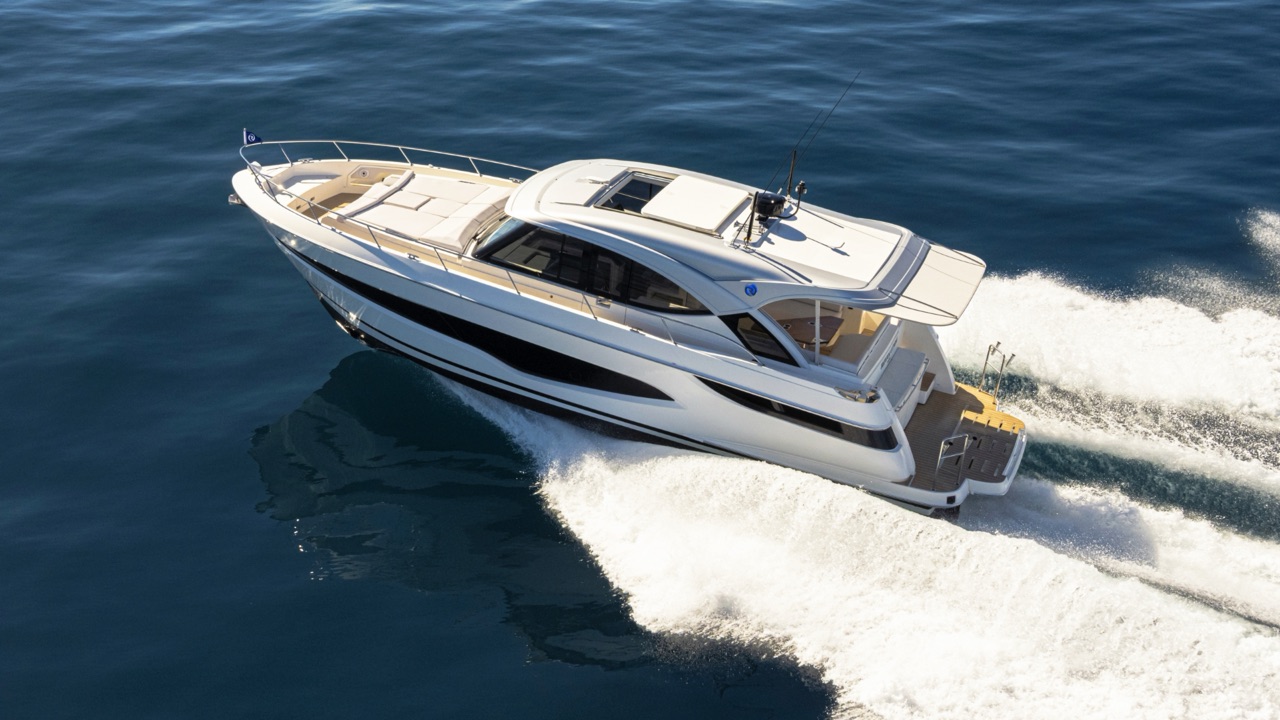 Riviera 4300 Sports Express gallery photo